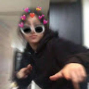 Meet your Posher, Fatima